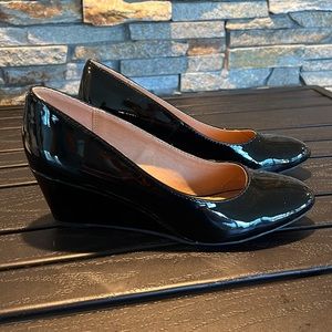 CHRISTOPHER & BANKS BLACK WEDGE SHOES. LIKE NEW